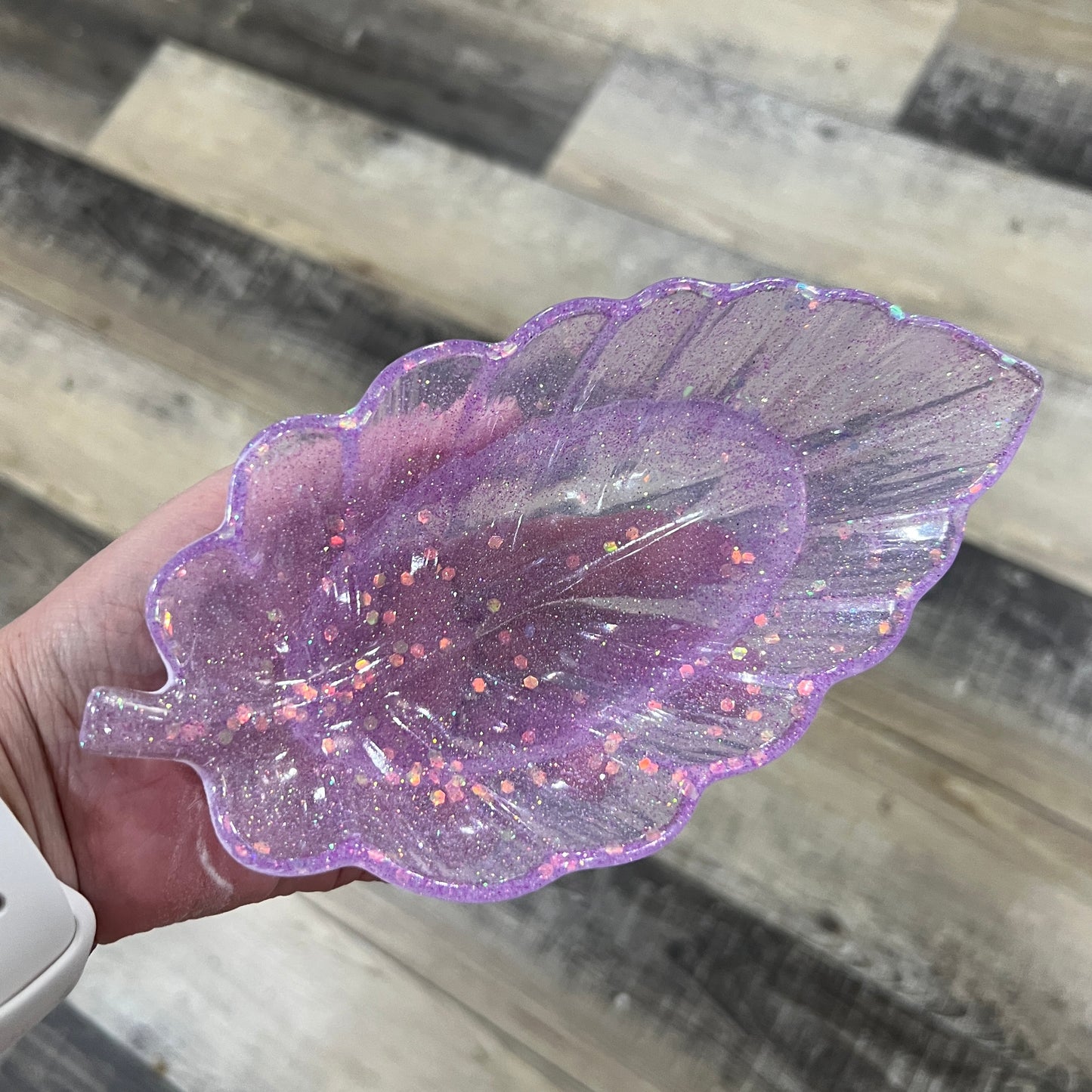Lavender Leaf Resin Trinket Dish – Handmade Decorative Catch-All