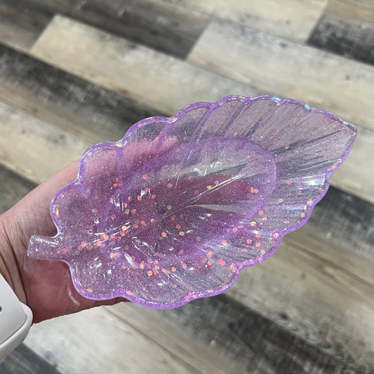 Lavender Leaf Resin Trinket Dish – Handmade Decorative Catch-All